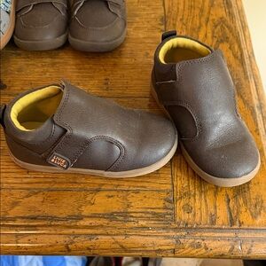 Boys 9T Livie & Luca Chocolate Brown Baby Shoes